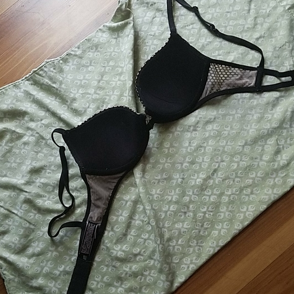 VS Very Sexy lightly lined plunge size 32c - Picture 3 of 4